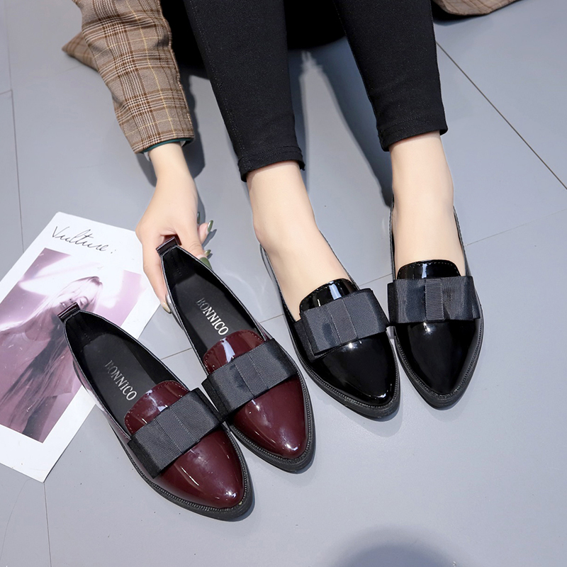 Dress Shoe Pointed - Schwarze/Weinrote Lackleder-Spitzschuhe, Slipper mit Schleifenknoten, Vielseitige