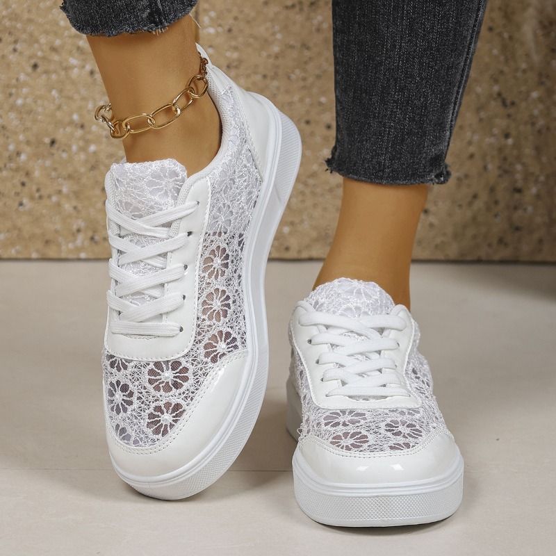 Übergrößen-Sneaker mit Lochmus – Casual Sneaker Low Bewertung und Preis